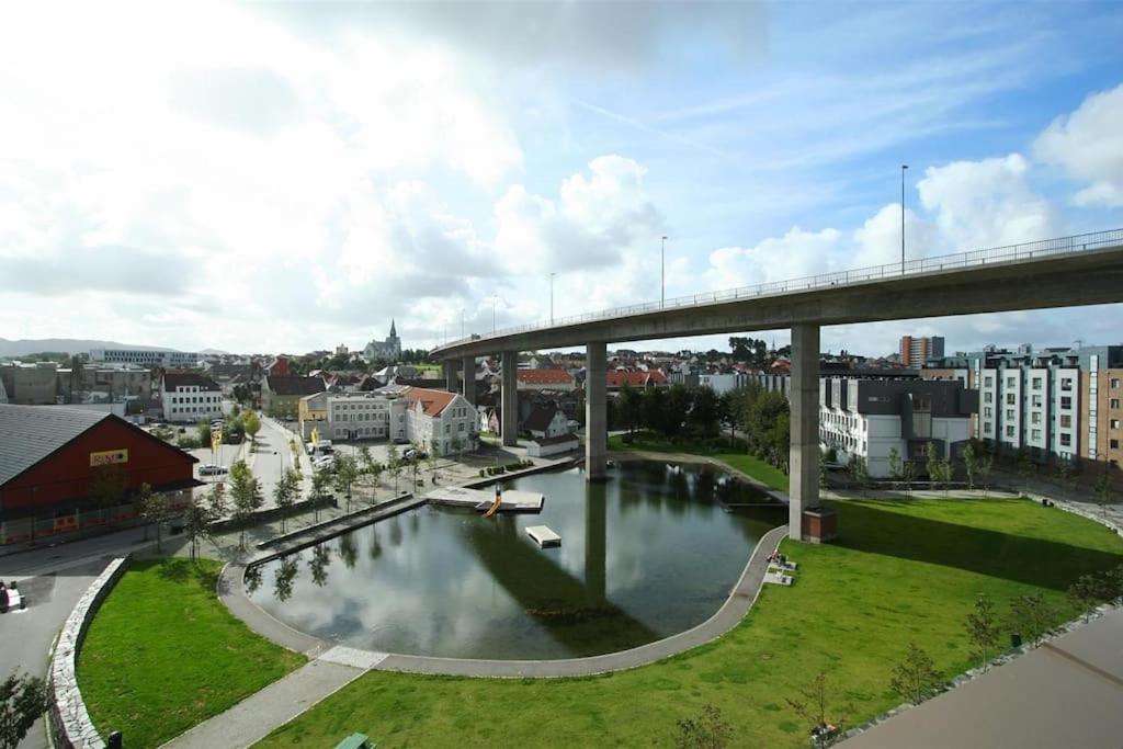 Spacious Waterfront Apartment With Free Parking - Upgraded 2024 Stavanger Eksteriør bilde